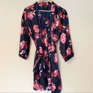Thalia Sodi floral satin robe